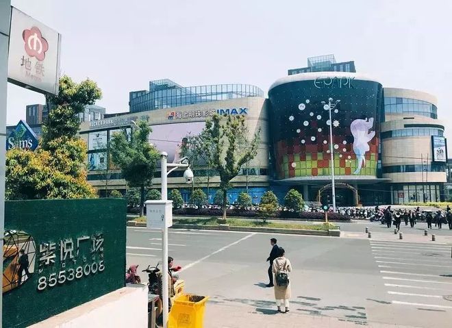 南京知名商场巨头遭索赔近5200万